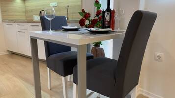 Comfort appartement, balkon | Dineren op de kamer