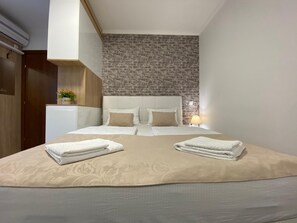 Minibar, blackout drapes, soundproofing, iron/ironing board - Mostar Story apartments (Mostar)