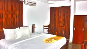 1 bedroom, in-room safe, individually decorated, individually furnished