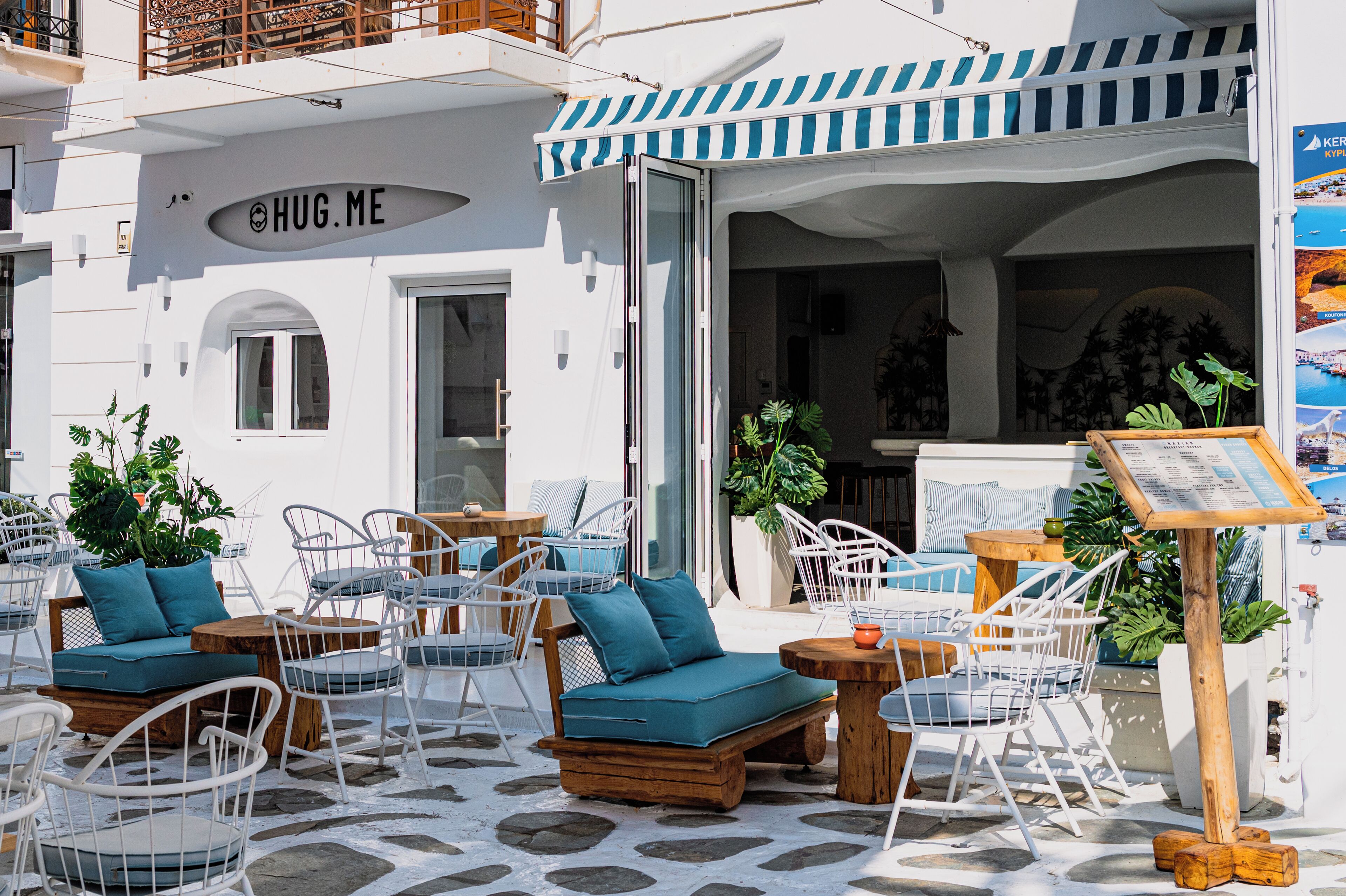 Serveert ontbijt, lunch, Mediterrane gerechten, uitzicht op de tuin 