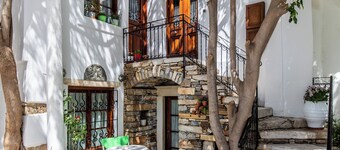 Arco Naxos Luxury Apartments