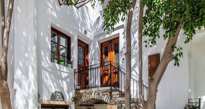 Arco Naxos Luxury Apartments