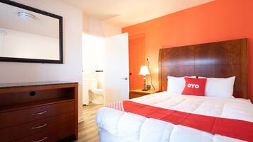 Chambre, 1 grand lit | Bureau, chambres insonorisées, Wi-Fi gratuit, draps fournis