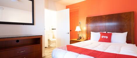 Rom, 1 queensize-seng | Skrivebord, lydisolert, wi-fi (inkludert) og sengetøy