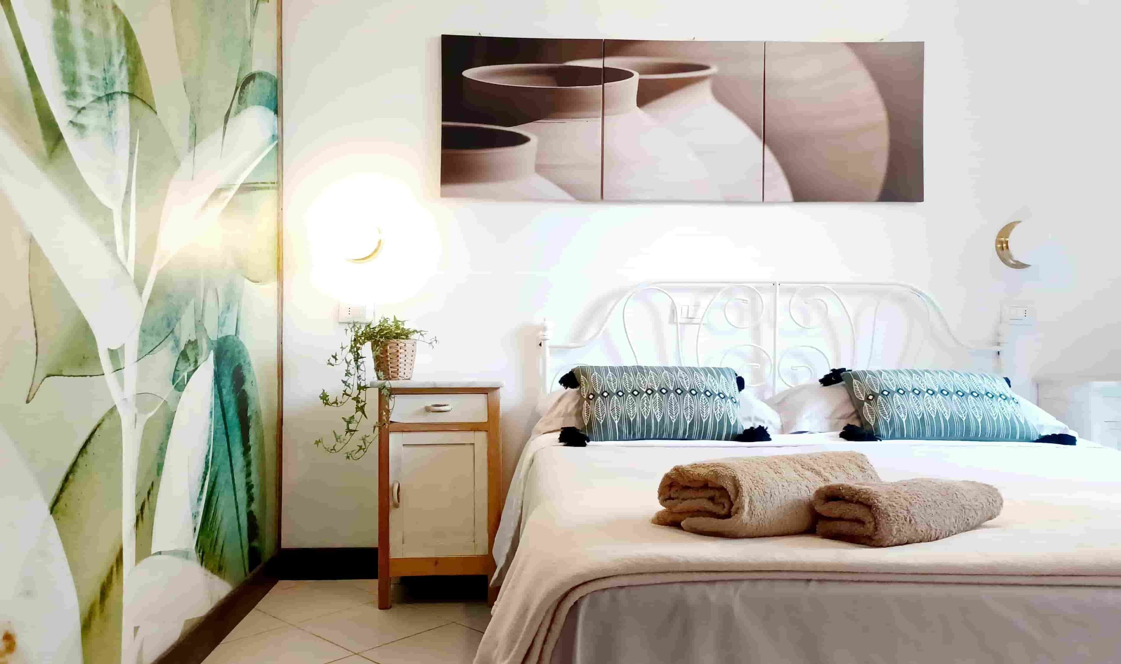 Kamar Double Bisnis | Didekorasi berbeda-beda dan dilengkapi dengan perabotan berbeda-beda