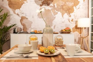 Free daily buffet breakfast