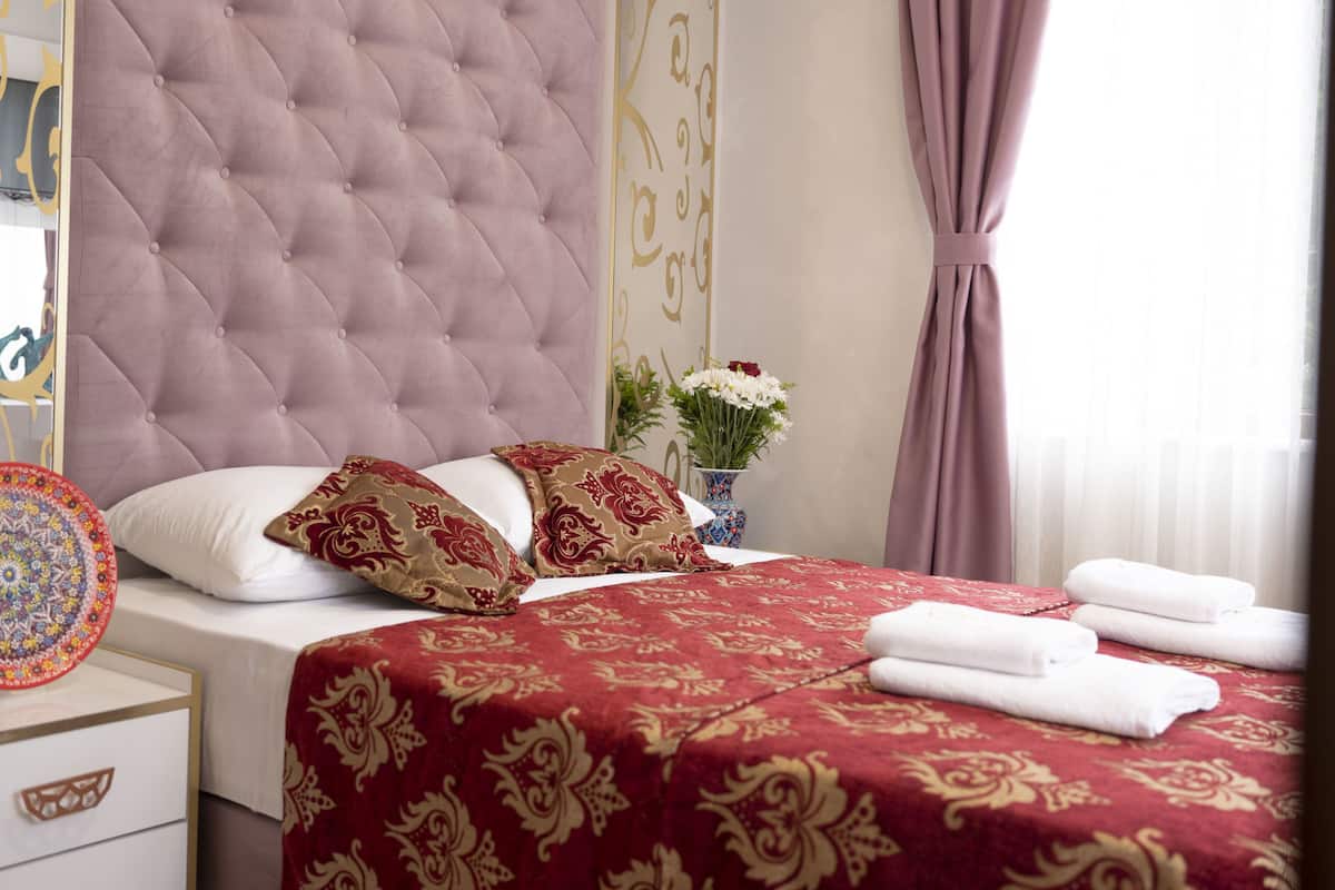 Chambre Double Standard, vue jardin | Minibar, coffres-forts dans les chambres, décoration personnalisée
