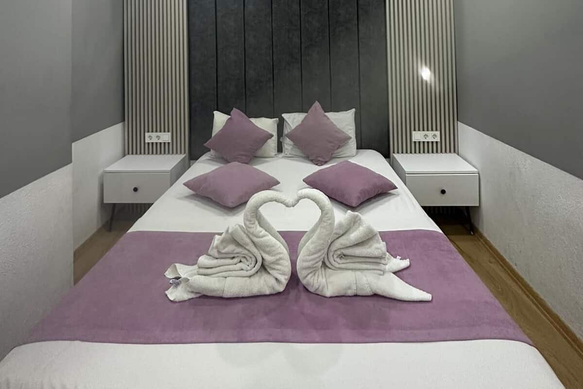 Appartement Confort, vue jardin | Minibar, coffres-forts dans les chambres, décoration personnalisée