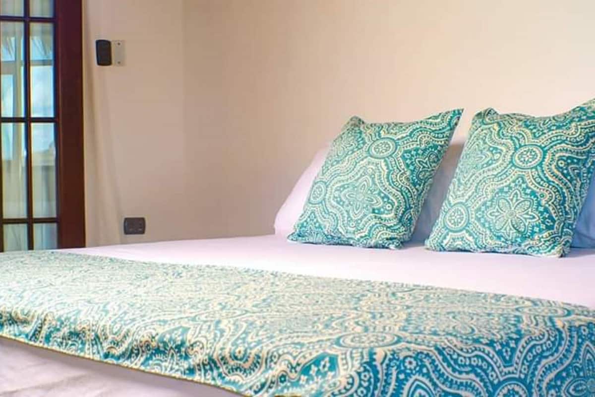 1 bedroom, in-room safe, iron/ironing board, free WiFi