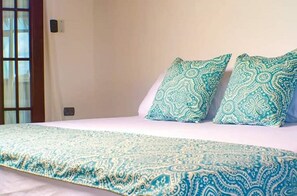 1 bedroom, in-room safe, iron/ironing board, free WiFi