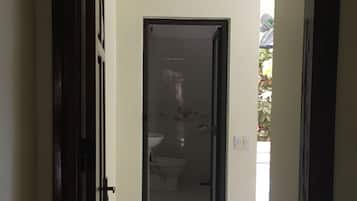 Basic Double or Twin Room | Soundproofing, free WiFi, bed sheets