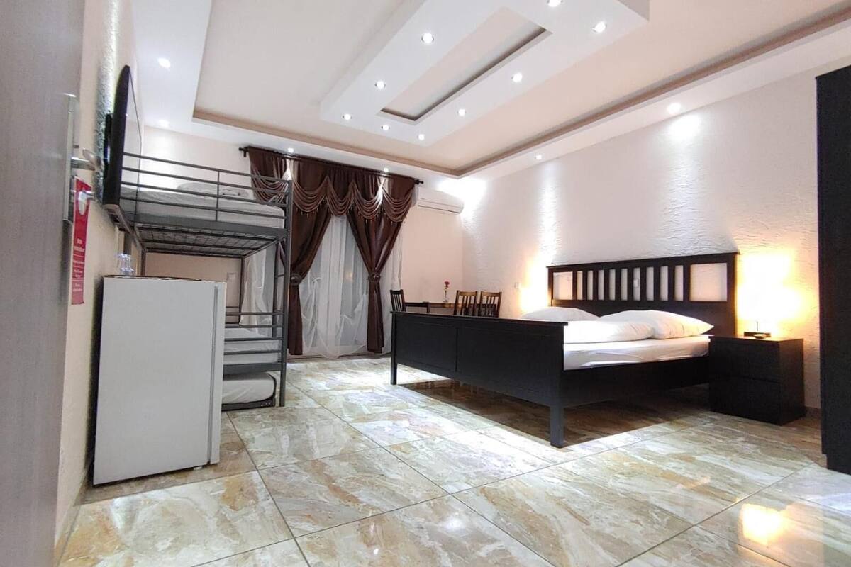 desk, soundproofing, free wifi, bed sheets