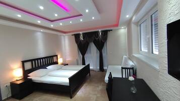 Bureau, chambres insonorisées, Wi-Fi gratuit, draps fournis
