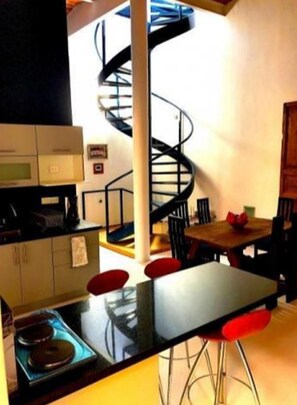 Loft Santa Ines | Private kitchen | Fridge, microwave, coffee/tea maker, cookware/dishes/utensils - Lofts El Sueño (Puebla)