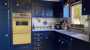 Traditional House, 3 Bedrooms, Mountain View (Casa Tempranillo) | Private kitchen | Stovetop