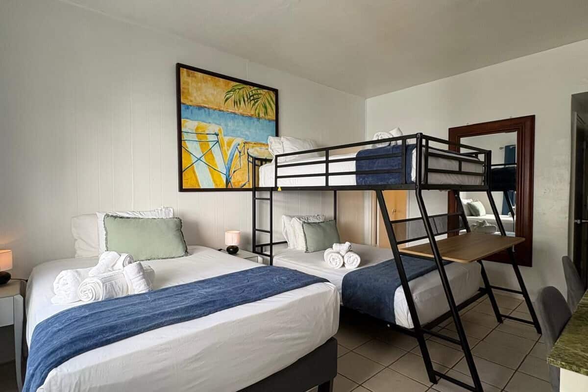 家庭三人房 | 獨特裝修、免費 Wi-Fi、床單