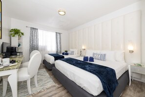 Individually furnished, free WiFi, bed sheets - Norman's Hotel and Dining (Miami Beach)