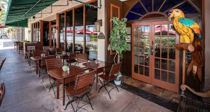 Norman's Hotel and Dining