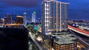 Property grounds - Locale Victory Park Dallas (Dallas)