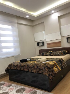 مكتب ومكواة/لوح كي وواي فاي مجانًا وملاءات أسرّة