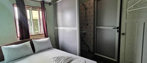 Basic Double Room, 1 Double Bed | Bathroom shower