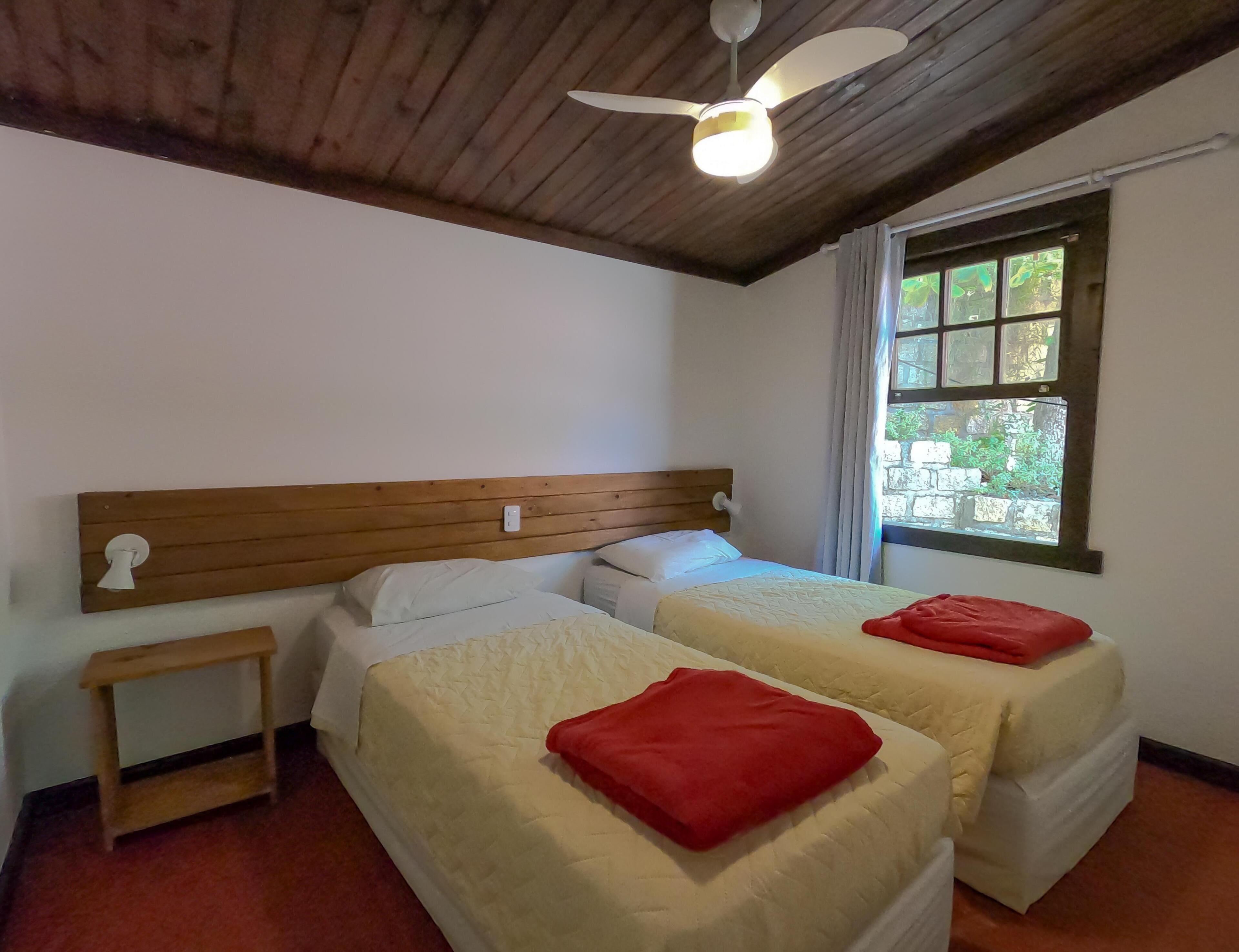 Tabla de planchar con plancha y wifi 