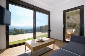 Classic Villa | Living area | Flat-screen TV