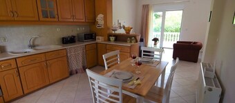 SECRET GARDEN HOUSE - A SMALL  PARADISE 1,5 KM AWAY FROM THE SEA  3 KM FROM CITY