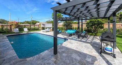 Cozy Cottage by Short Term Stays