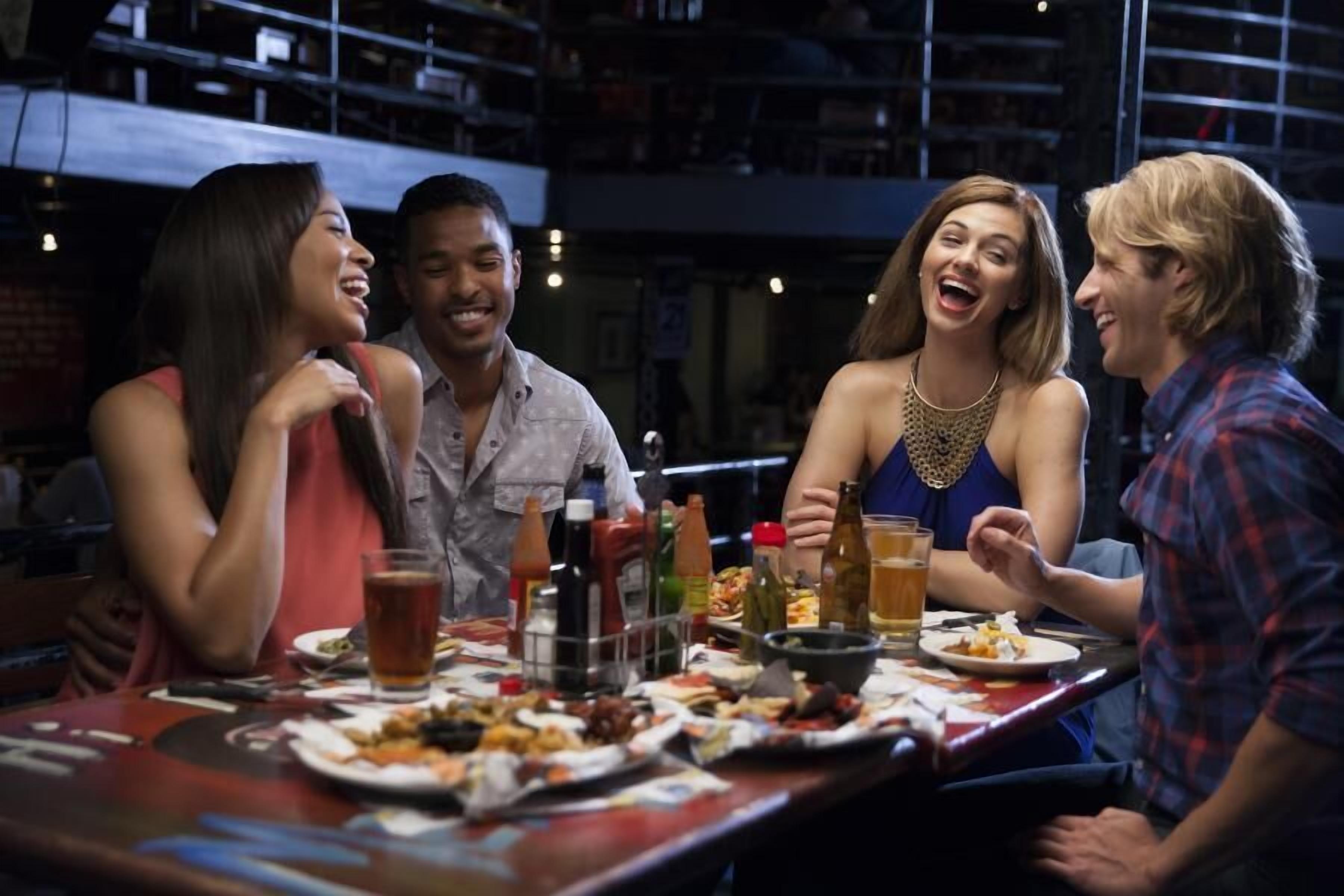 3 restaurants, breakfast served