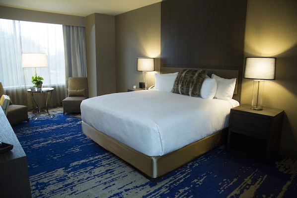 Egyptian cotton sheets, premium bedding, pillowtop beds, in-room safe - Wind Creek Casino & Hotel Montgomery (Montgomery)