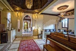 Sala de estar en el lobby