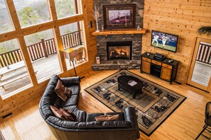 小屋, 多張床, 私人泳池, 山景 | 客廳 | 平面電視、壁爐、DVD 播放機