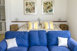 Caja de seguridad en la habitación, cortinas blackout y wifi gratis 