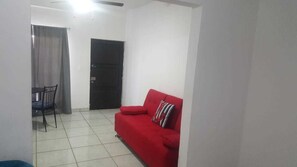 Family Studio Suite | Living area | Smart TV, Netflix - Loma Bonita 130 (San Carlos)