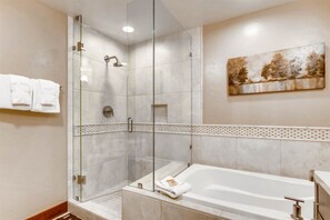 Condo (Breck Water House 5209) | Baño