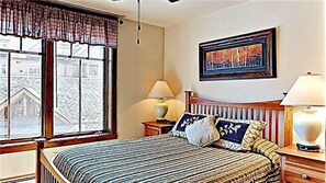 3 dormitorios, tabla de planchar con plancha, wifi gratis y ropa de cama