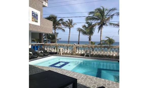 Outdoor pool - Island House Hotels (San Andrés)