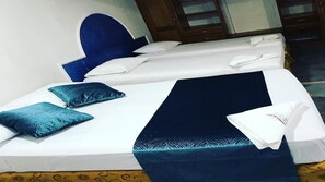 Giường gấp/giường phụ (phụ phí), bộ trải giường 