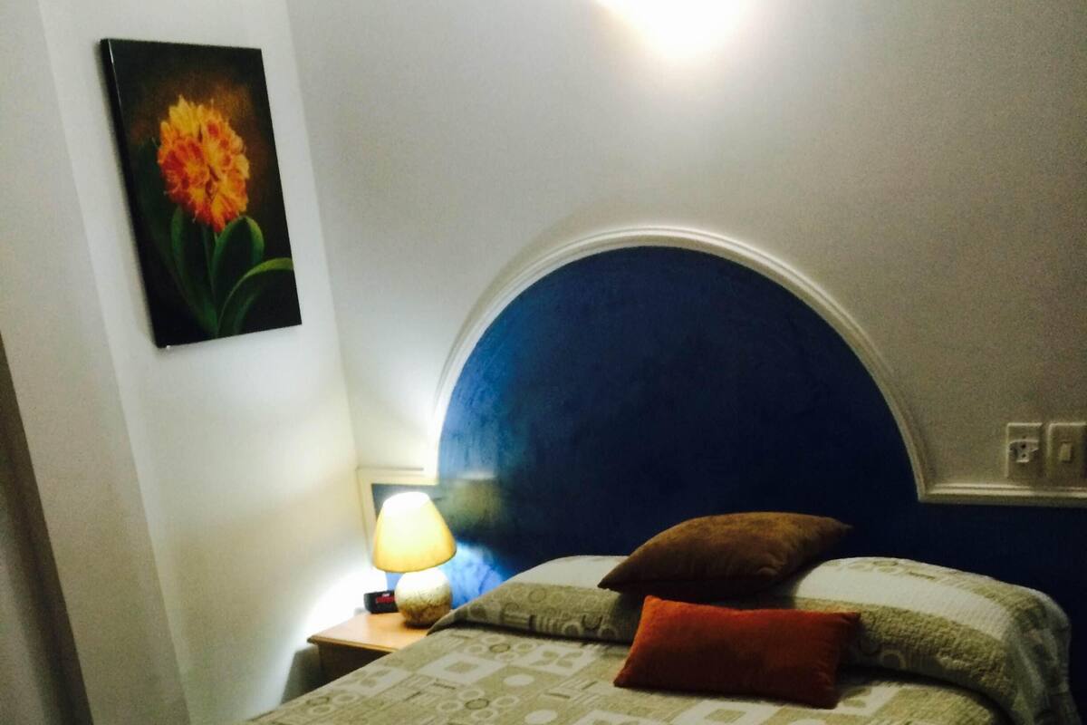 Rollaway beds (surcharge), bed sheets