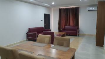 32-inch LED TV with satellite channels, TV