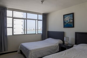 3 chambres, fer et planche à repasser, Wi-Fi gratuit, draps fournis