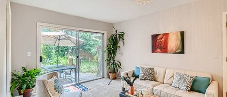 Smart-TV, Bücher, Arbeitsbereiche