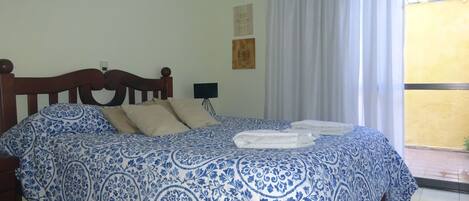 1 habitación, internet y ropa de cama