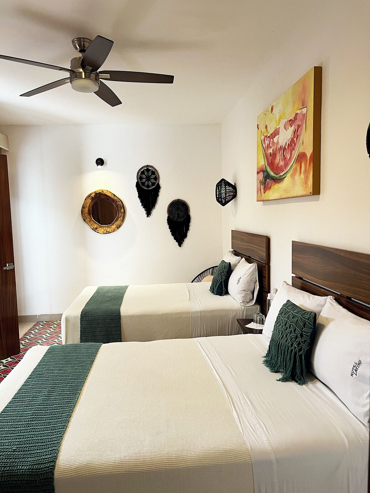 Classic-Doppelzimmer, 2 Doppelbetten | Hochwertige Bettwaren, Daunenbettdecken, individuell dekoriert