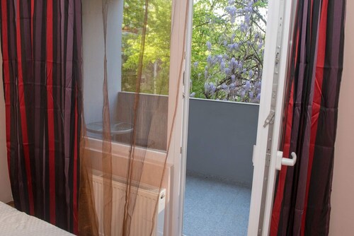 Beautiful 3 bedrooms & living & kitchen