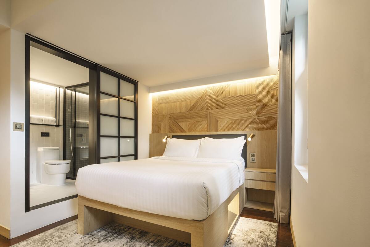 minibar, in-room safe, individually decorated, individually furnished