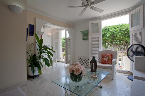 Colonial townhouse in the Old City with panoramic ocean views