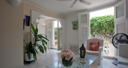 Colonial townhouse in the Old City with panoramic ocean views