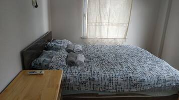 Classic dubbelrum - 1 queensize-säng - icke-rökare - viss havsutsikt | Strykjärn/strykbräda och sängkläder